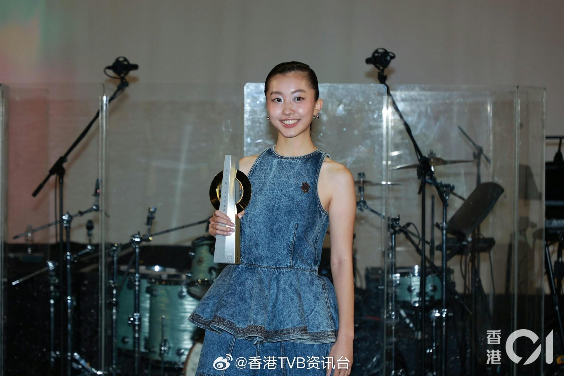 OB电竞-陈奕迅女儿陈康堤承认与香港网球一哥黄泽林恋爱：是家人介绍的